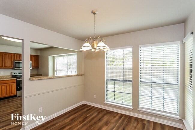 Building Photo - 2416 Sutton Dr