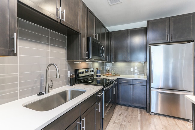 Kitchen - Crestview Commons Apartments