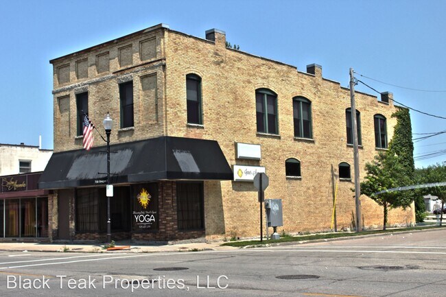 Building Photo - 3 br, 2 bath House - 716 Oregon Street Unit A