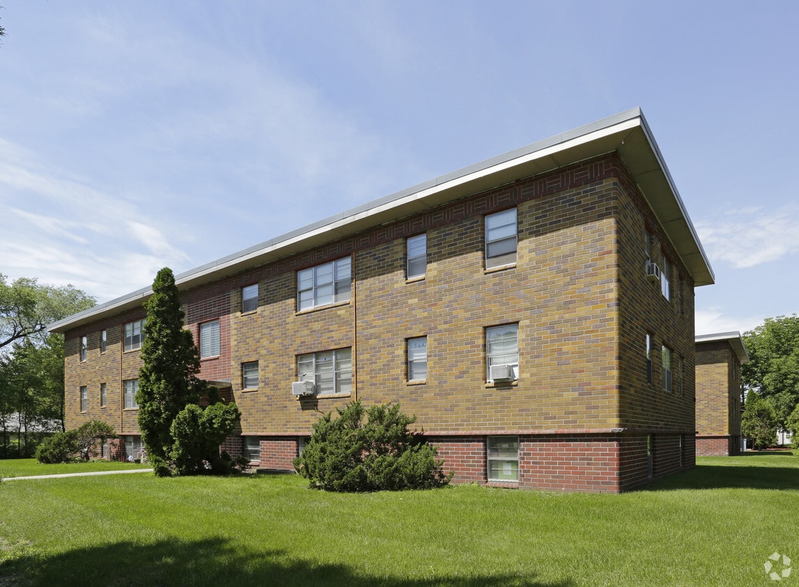 Primary Photo - Madison Apartments