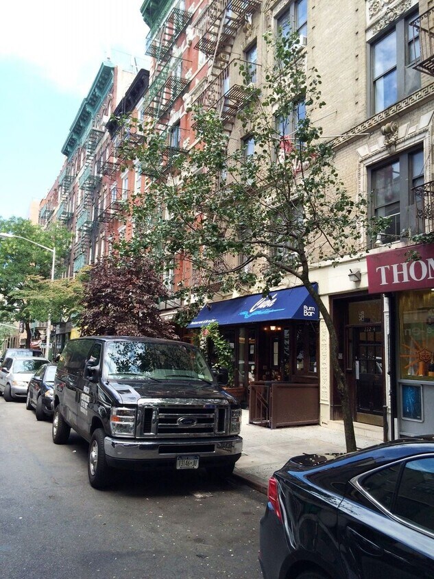 Foto del edificio - 222 Thompson St