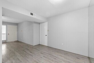 Building Photo - 2100 Wilcrest Dr