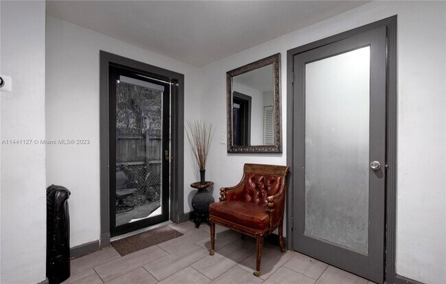 Foto del edificio - 19 NW 51st St