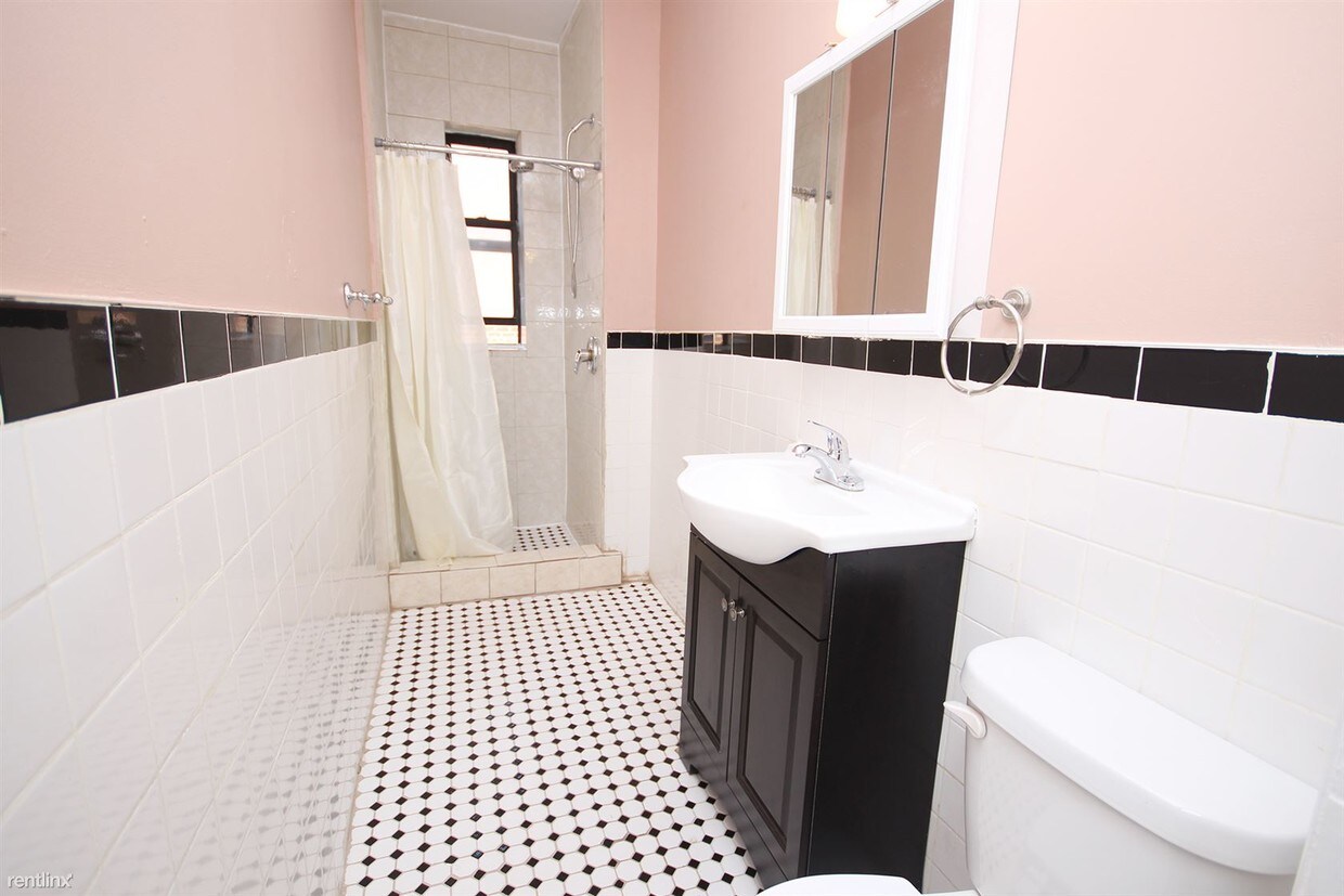 Foto principal - 3456 33rd St
