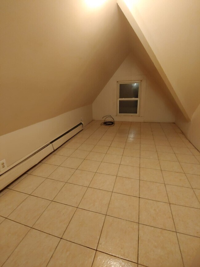 3rd fl common space - 43 Cottage St