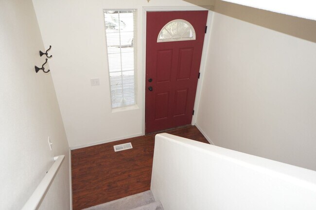 Foto del edificio - St Johns 3 bedroom 2 bathroom beauty!