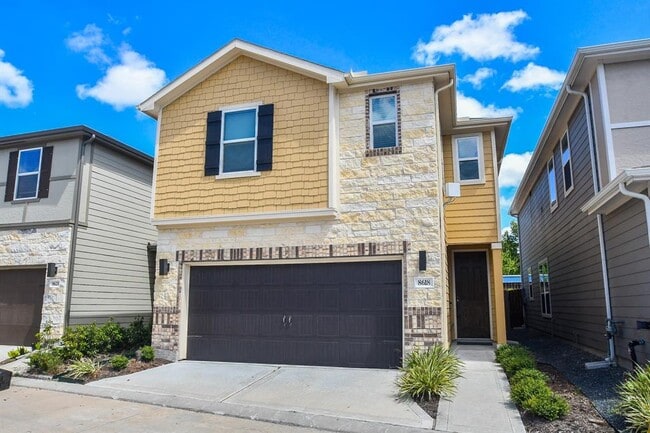 Building Photo - 8618 Cedar Plains Ln