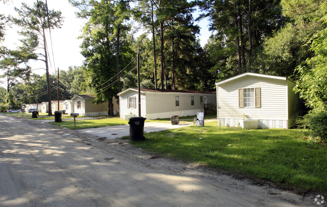Primary Photo - 232 Cone Ln