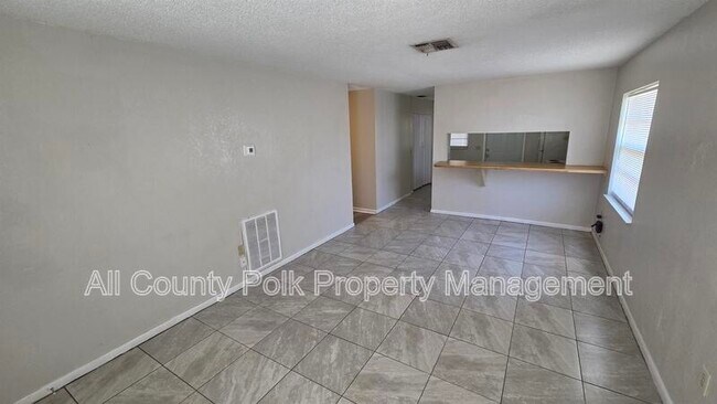 Foto del edificio - 110 Stephenson Ave