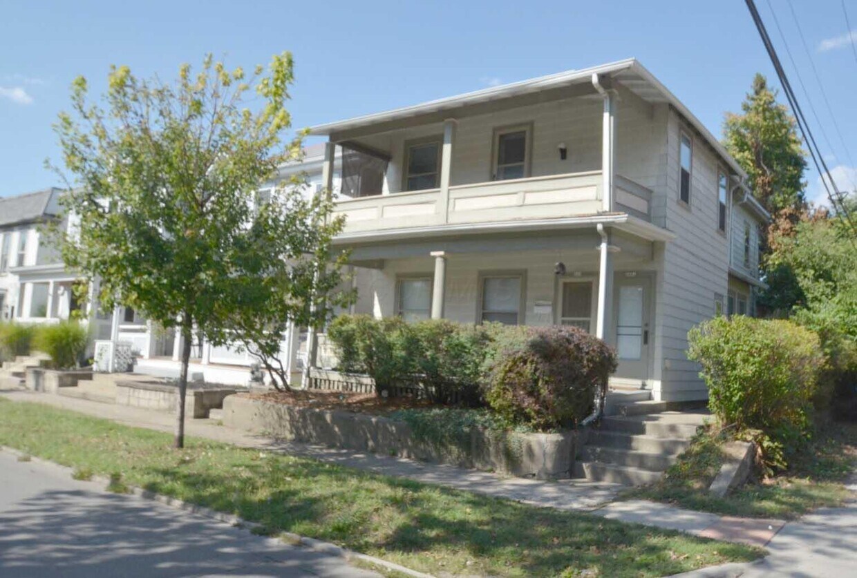 Primary Photo - 208 W 3rd Ave