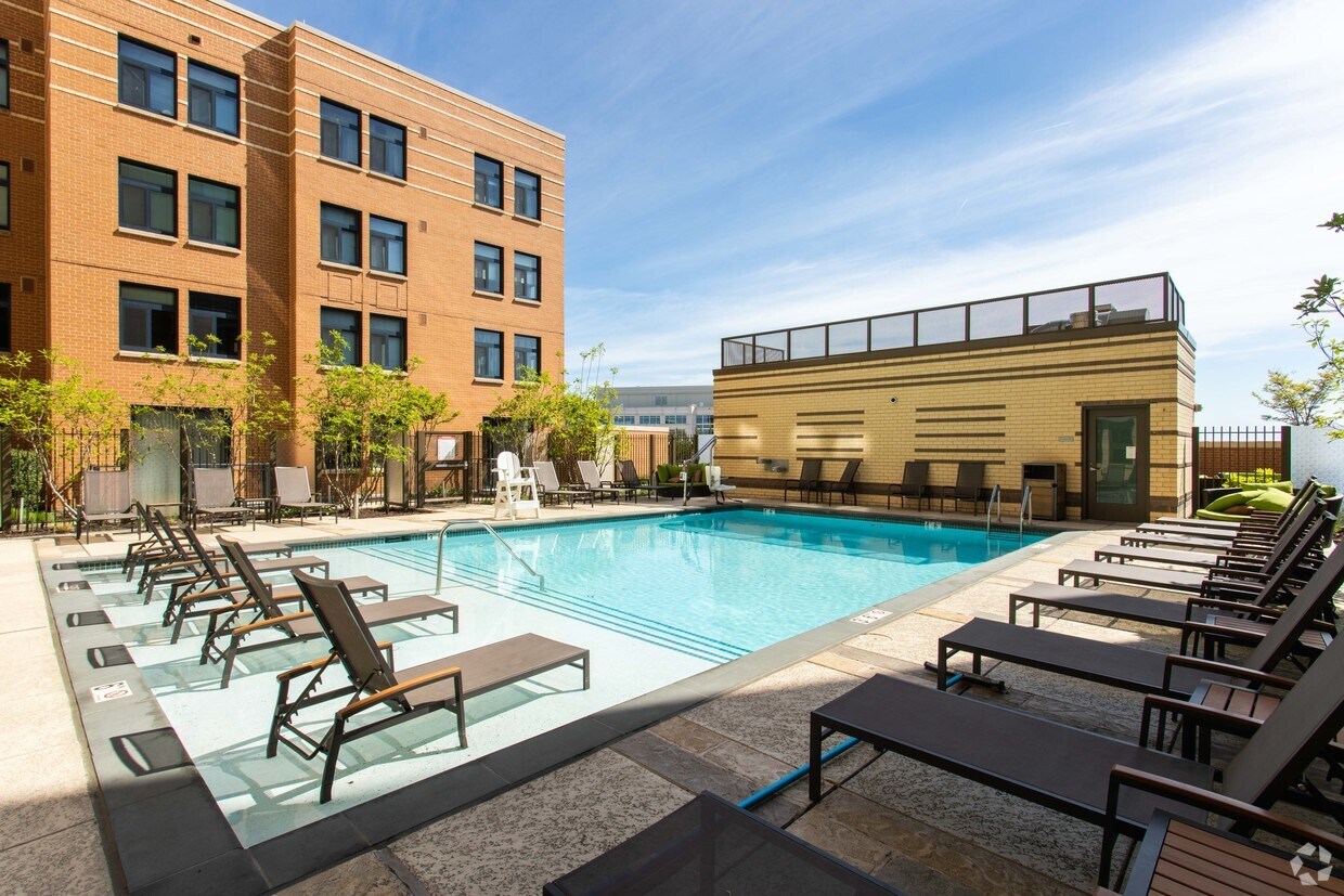 BLVD Forty Four 44 Maryland Ave Rockville, MD Apartments for Rent