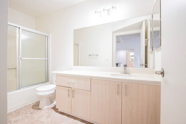 Foto del edificio - 10020 Zelzah Ave