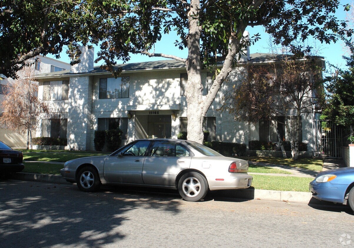 Building Photo - 11165 Huston St