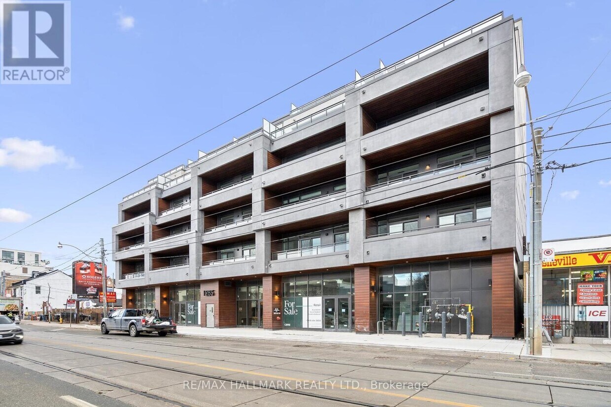 Primary Photo - 1285-1285 Queen St E