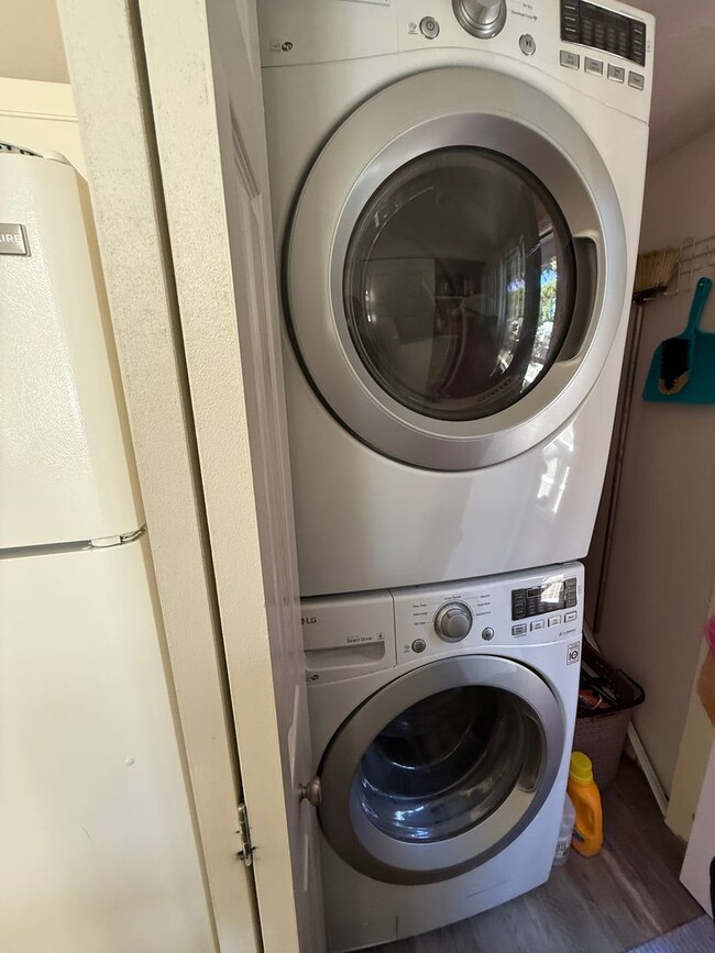 Foto del edificio - 2 bedroom ,1 bathroom Ranch style home in ...