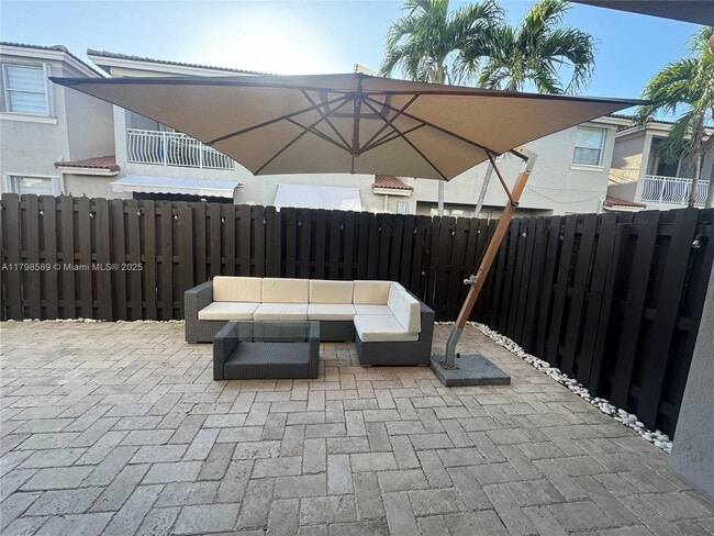 Foto del edificio - 8162 NW 114th Pl