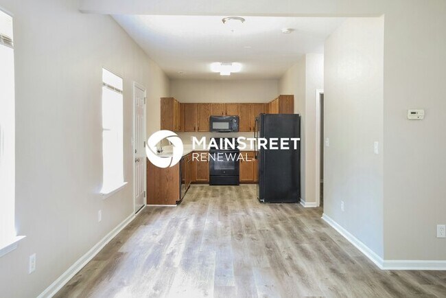 Building Photo - 3 Bedroom Pet-Friendly Home in Charlotte, NC with Main Street Renewal
