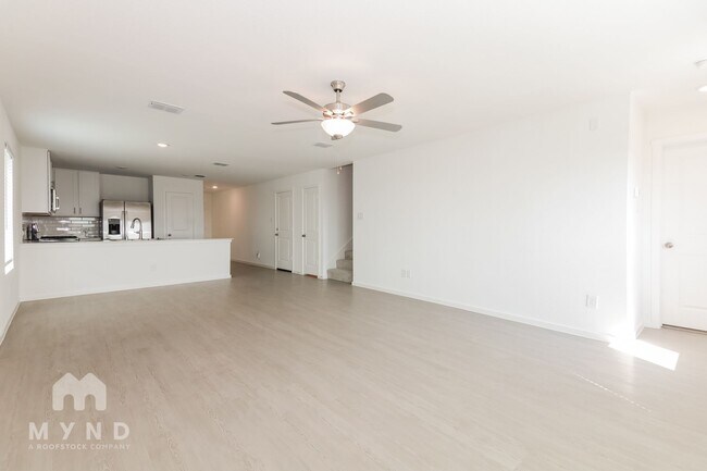 Building Photo - 2725 Mistwood Dr