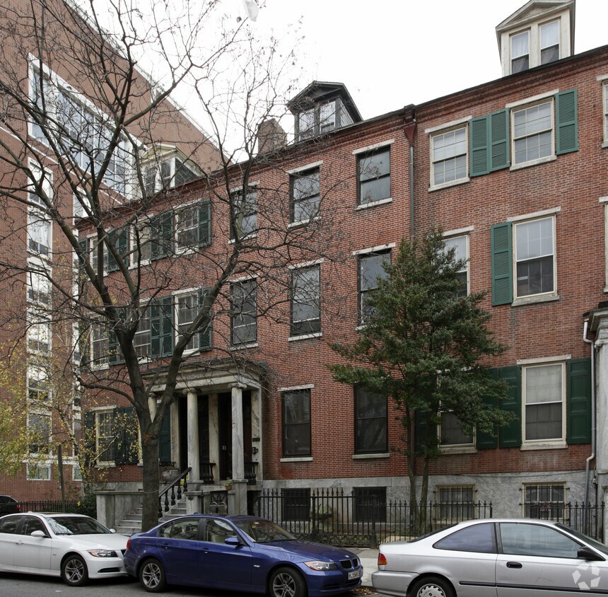 Building Photo - 902 Spruce St