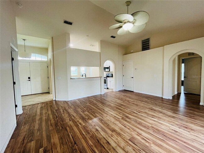 Building Photo - 3519 Kenwood Crossing