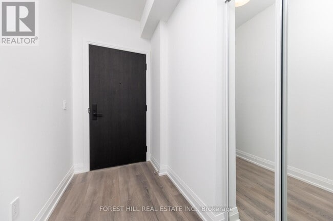 Building Photo - 20 Soudan Ave