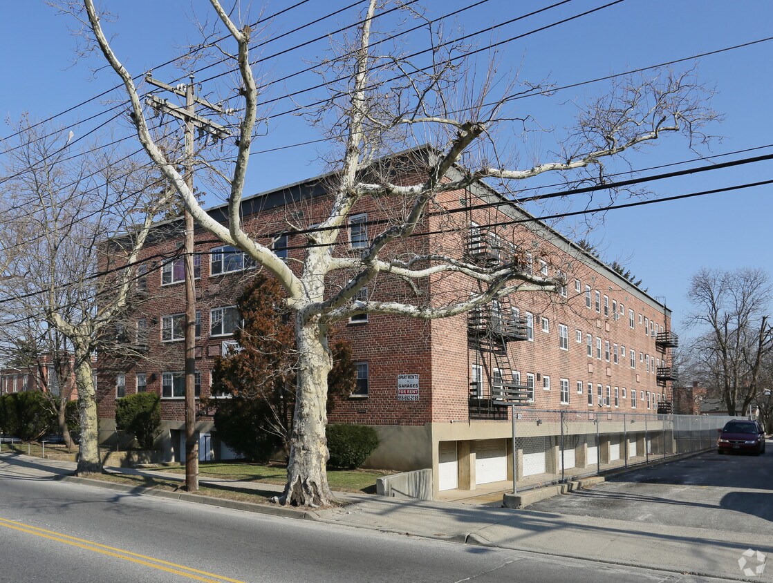b Gardens Apartments in Hempstead, NY