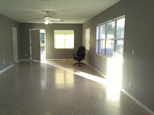 Foto del edificio - 2418 N Links Ave