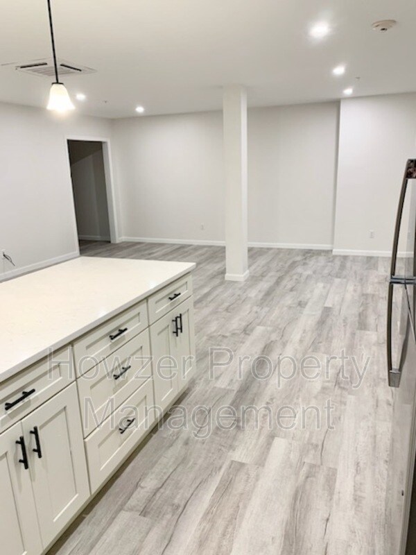 Building Photo - 211 Onset Ave