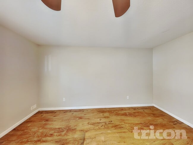 Foto del edificio - 8312 N Orangeview Ave