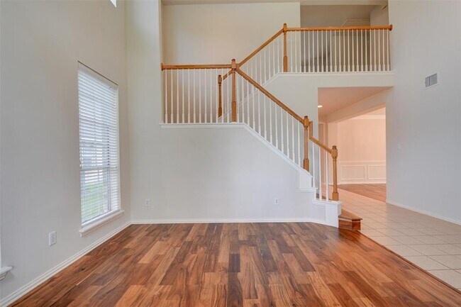 Building Photo - 8305 Diamond Way Ct