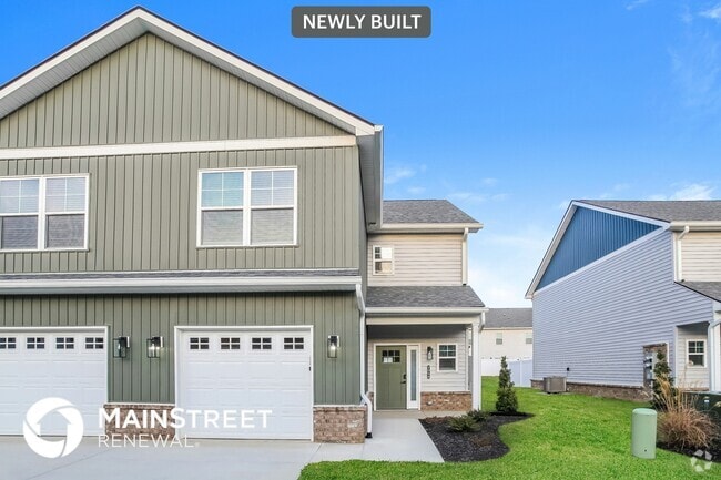 Building Photo - 2059 N Sarah Dr