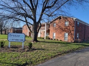 Building Photo - 628 Wooddale Terrace