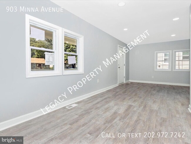 Building Photo - 903 Minna Ave