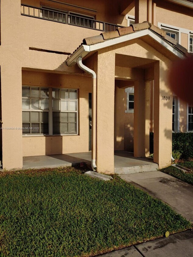 Foto principal - 1809 Belmont Ln
