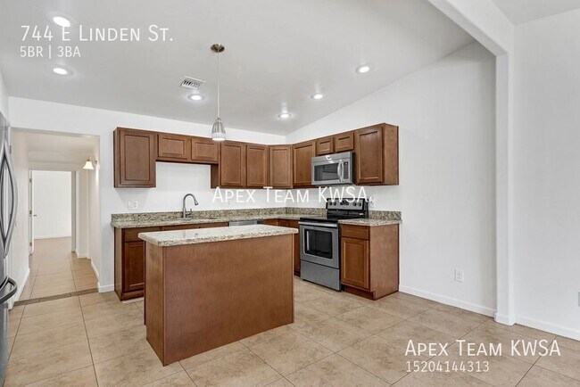 Foto del edificio - 744 E Linden St