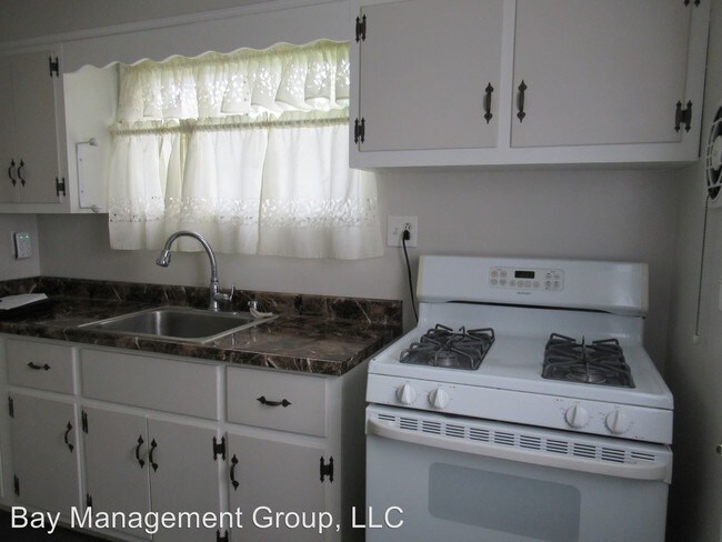 Building Photo - 3 br, 1.5 bath House - 8811 Spring Rd
