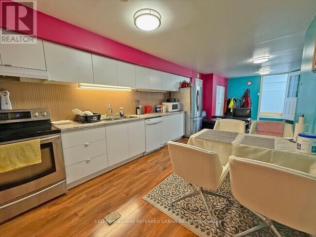 Photo du bâtiment - 6 Elmhurst Dr