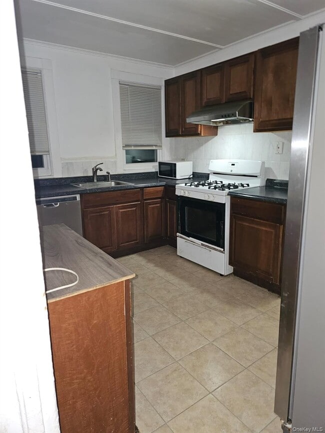 Building Photo - 36 Prospect St