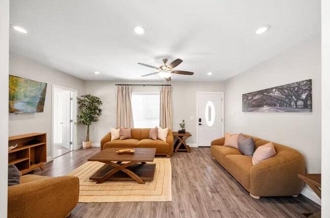 Foto del edificio - 4157 Edgewood Pl