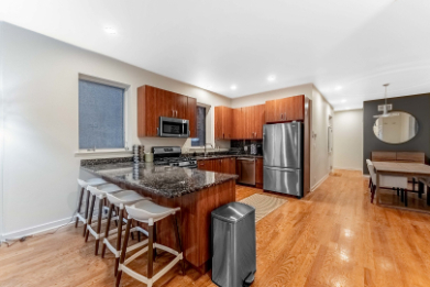 Building Photo - 1044 N Wolcott Ave