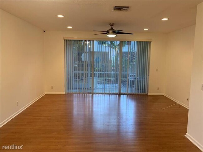 Building Photo - 3 br, 2.5 bath House - 9772 Porta Leona Ln