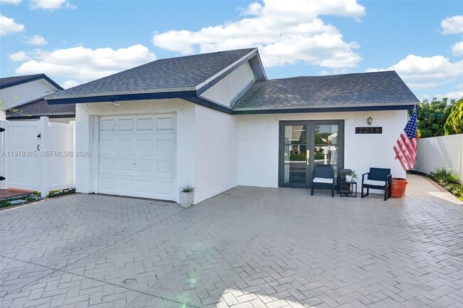 Building Photo - 7016 SW 103rd Pl