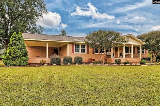 Foto del edificio - 221 Crooked Creek Rd
