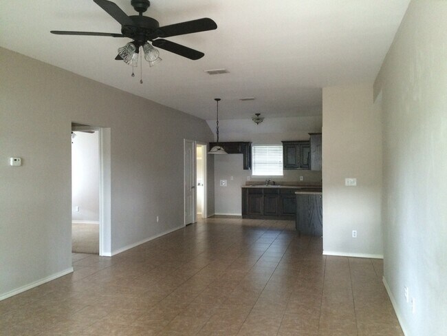 Foto del edificio - Mission Ranch- 2 Bedroom Duplex for Rent in Lindale!