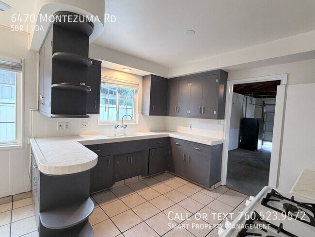 Foto del edificio - 6470 Montezuma Rd