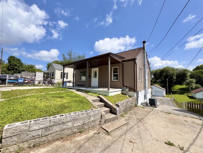 Building Photo - 107 N Robbins Ct