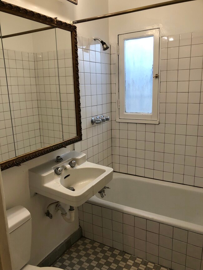 Bathroom - 807 Kodak Dr