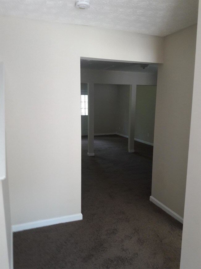 Building Photo - 3169 Kingswood Glen