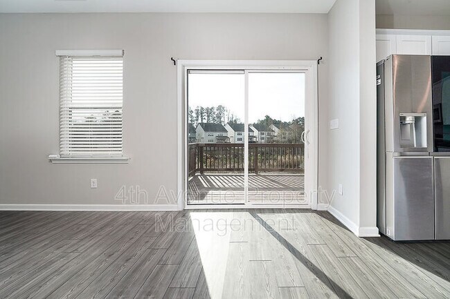 Building Photo - 4646 Waxwing St