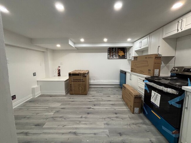 Building Photo - 85 East Avenue S